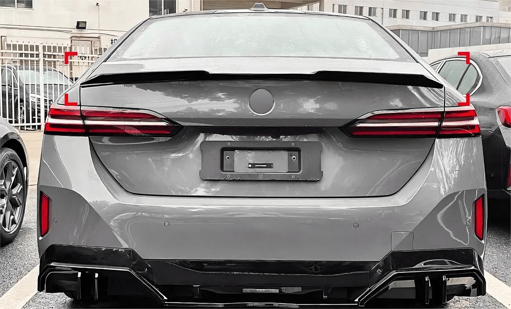 Eleron Portbagaj Negru Lucios BMW G60 (Seria 5) & G90 M5 - Stil MP