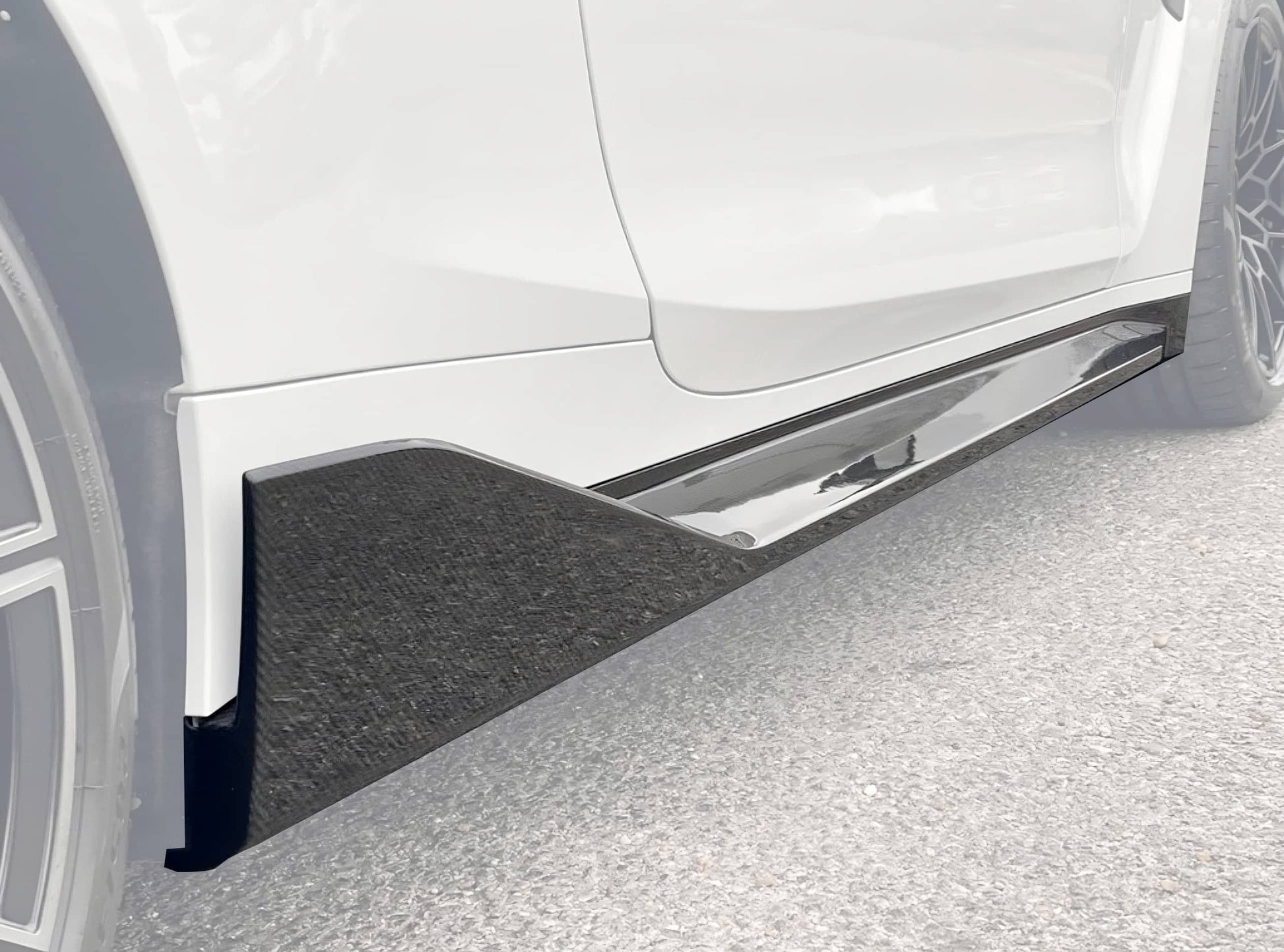 Carbon Side Skirts MP Style - BMW G82 M4
