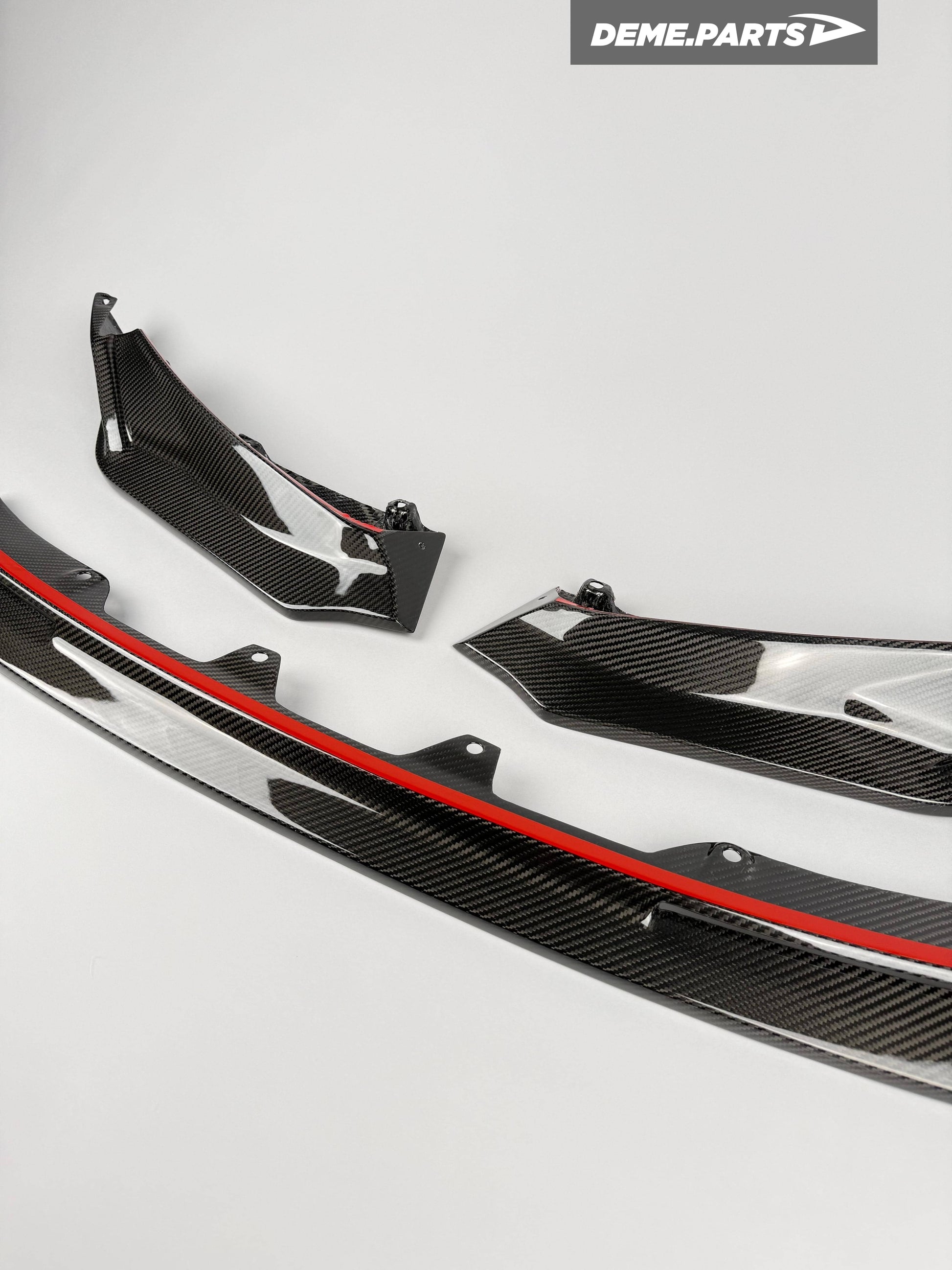 Lip bara fata din Carbon stil V - BMW G80/G81 M3 & G82/G83 M4