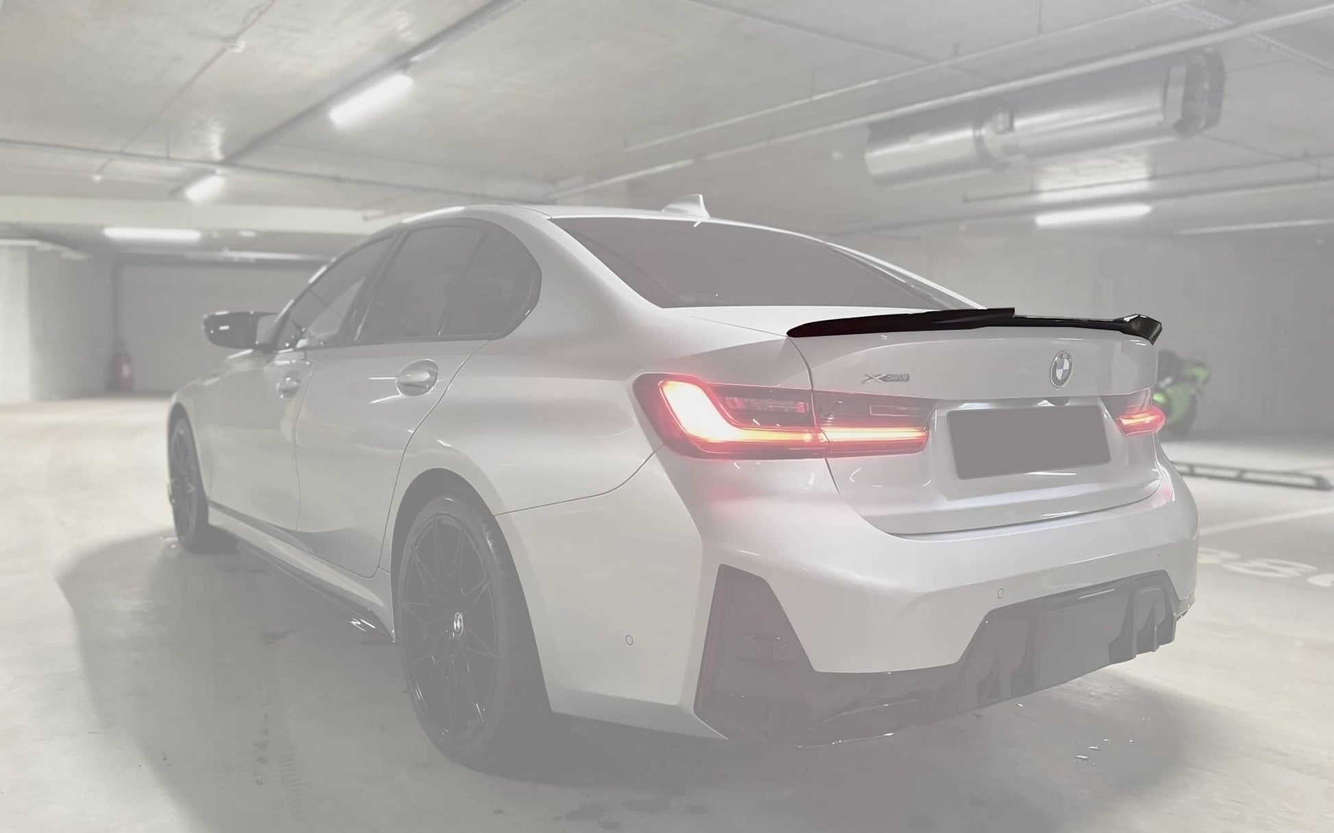 Eleron Portbagaj Negru Lucios BMW G20 (Seria 3) & G80 M3 - Stil M4