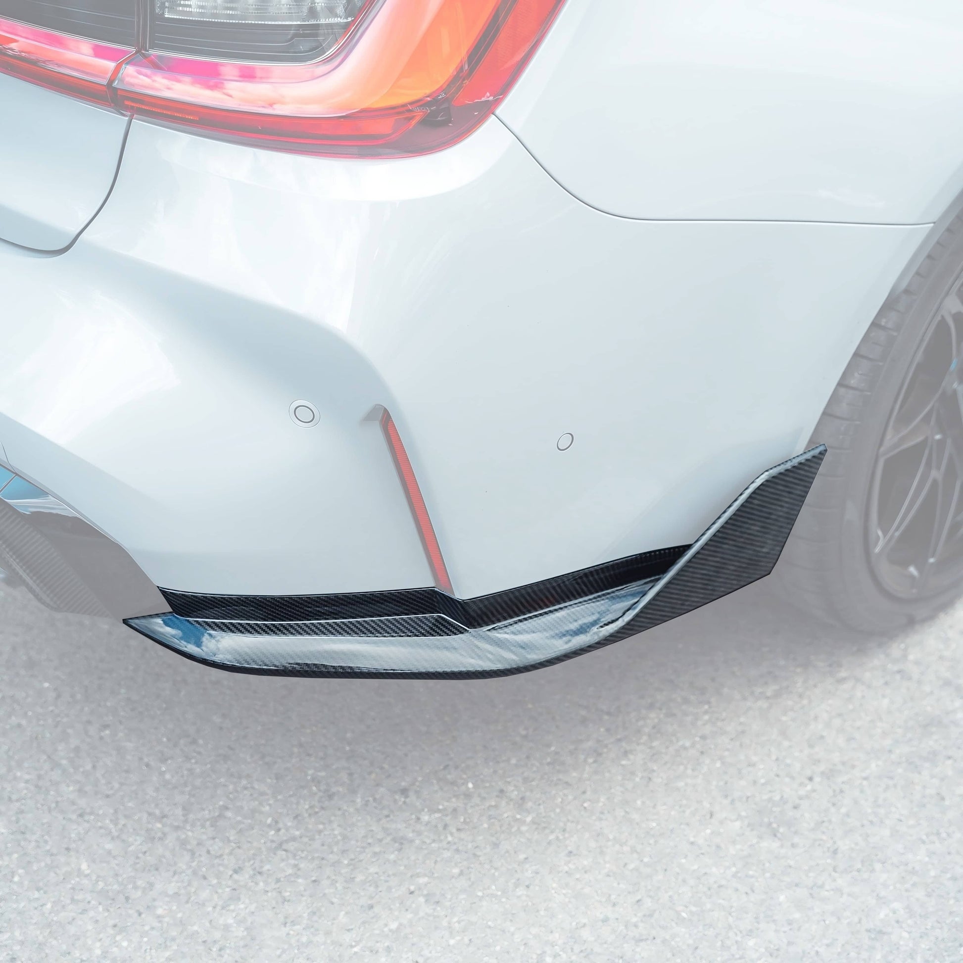 Carbon Rear Bumper Corner Splitters MP Style - BMW G82 M4