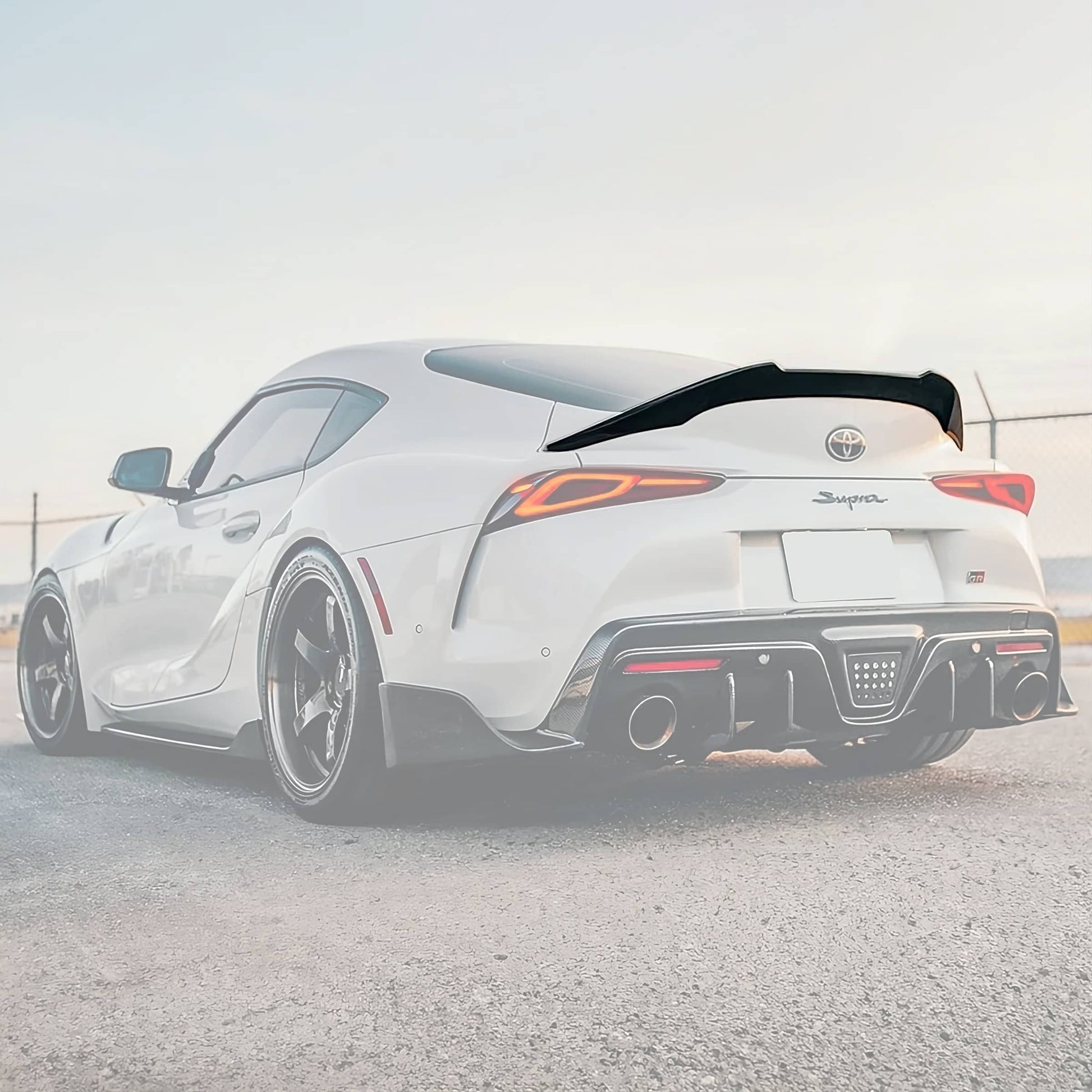 Eleron Portbagaj Negru Lucios Toyota Supra MK5 (A90)