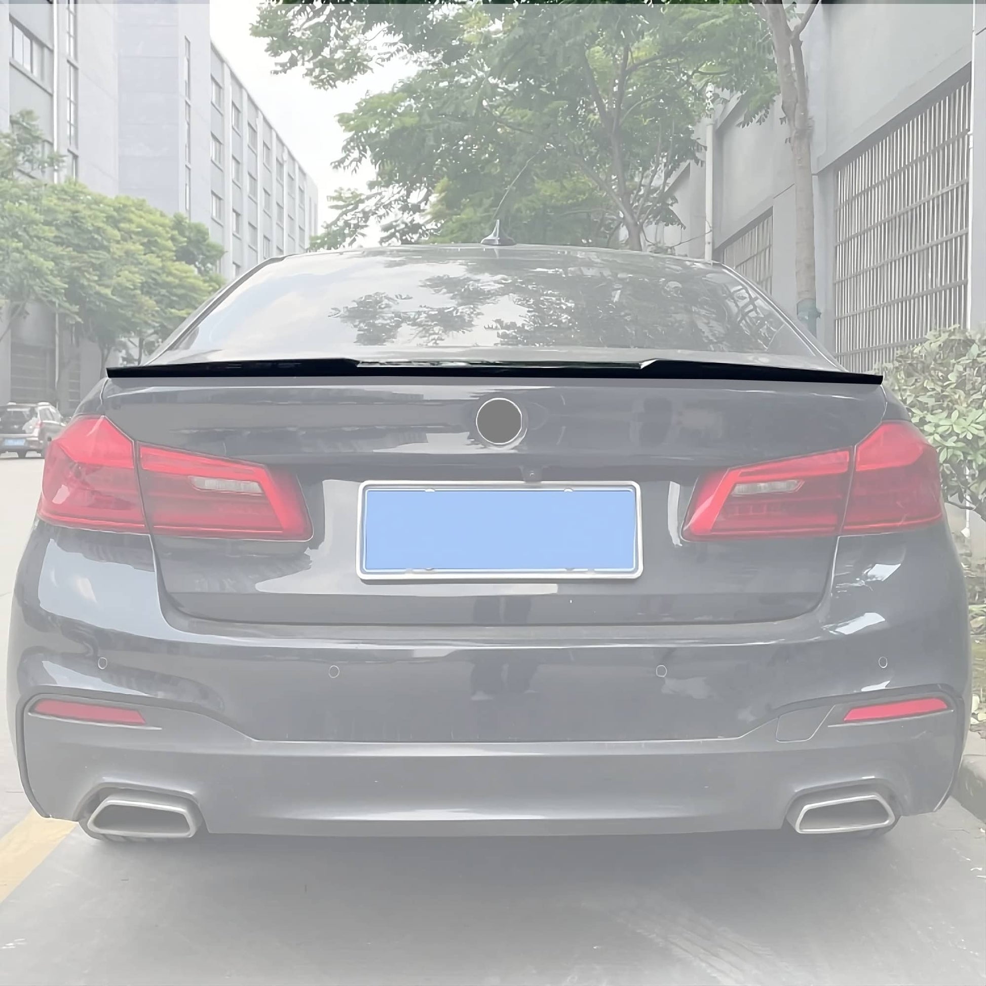 Eleron Portbagaj Negru Lucios BMW G30 (Seria 5) & F90 M5 - Stil M4